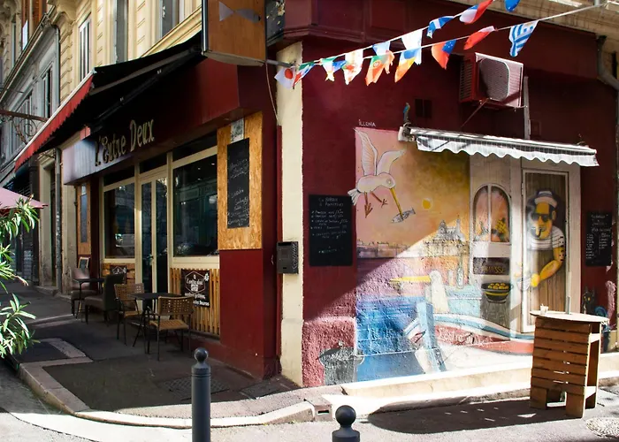 La Boheme Au Vieux-Port